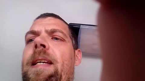 Snapshot of azza42086 chatting on May 25, 3:56 am azza42086 online show from May 25, 3:56 am