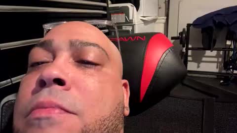 Snapshot of b1glongnhard chatting on October 31, 6:53 pm b1glongnhard online show from October 31, 6:53 pm