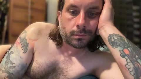 Snapshot of b4nkshot765 chatting on August 6, 7:43 am bry online show from August 6, 7:43 am