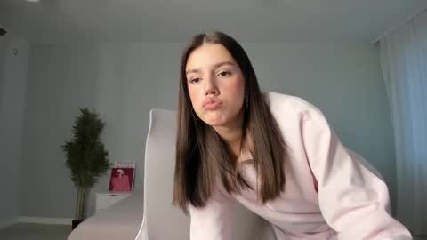 Monica online show from October 24, 12:52 am