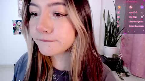 Snapshot of babe_blondie chatting on March 2, 11:53 pm TATIANA online show from March 2, 11:53 pm