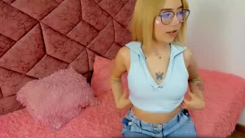 Maddie online show from February 4, 7:42 pm