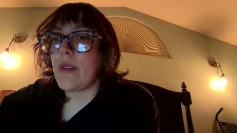 blue online show from March 25, 7:03 am