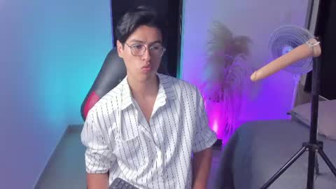Snapshot of baby_cortesxxx chatting on June 17, 7:15 pm David Cortes online show from June 17, 7:15 pm