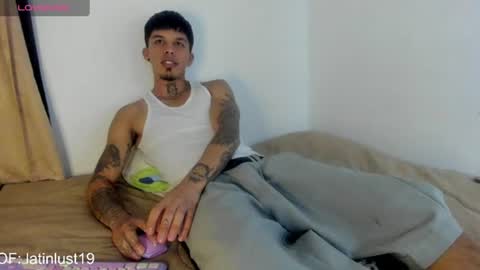 Snapshot of baby_gio chatting on June 28, 10:16 pm OF GxoXabs online show from June 28, 10:16 pm