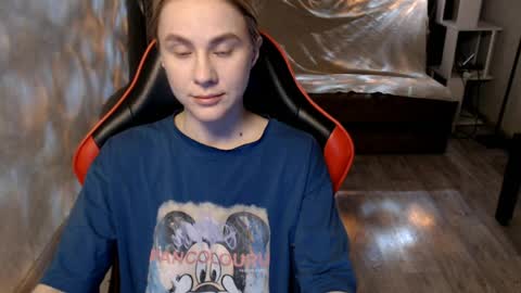 baby_kitte online show from April 4, 12:42 am