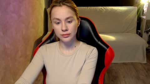 baby_kitte online show from April 9, 3:17 am