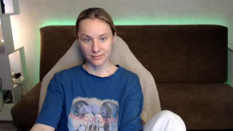Snapshot of baby_kitte chatting on May 12, 4:09 am baby_kitte online show from May 12, 4:09 am