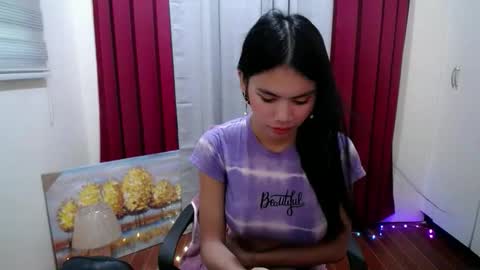 Snapshot of baby_love143 chatting on May 27, 10:51 pm sky online show from May 27, 10:51 pm