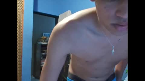 Snapshot of baby_mooonx chatting on November 28, 7:38 pm adrian online show from November 28, 7:38 pm