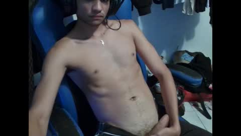 Snapshot of baby_mooonx chatting on January 7, 5:10 am adrian online show from January 7, 5:10 am