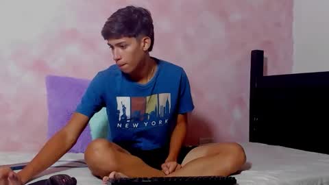 Snapshot of baby_noaht chatting on May 6, 11:26 am baby_noaht online show from May 6, 11:26 am