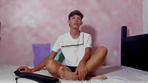 Snapshot of baby_noaht chatting on May 16, 12:37 pm baby_noaht online show from May 16, 12:37 pm
