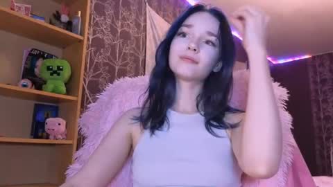 Snapshot of baby_onface chatting on June 26, 6:01 pm Alice online show from June 26, 6:01 pm