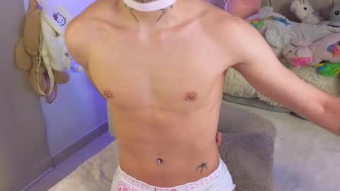 Snapshot of baby_xian chatting on February 20, 4:18 am Dani online show from February 20, 4:18 am