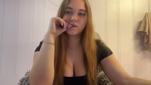 Snapshot of babyblissxx chatting on November 5, 11:16 pm Katerina online show from November 5, 11:16 pm