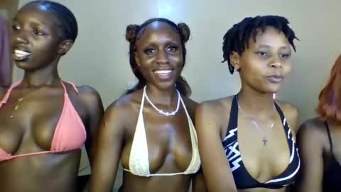 Snapshot of babydoll_230 chatting on April 22, 3:57 pm Babydoll 230 online show from April 22, 3:57 pm