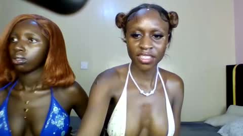 Snapshot of babydoll_230 chatting on April 28, 3:00 am Babydoll 230 online show from April 28, 3:00 am