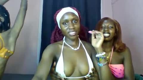 Snapshot of babydoll_230 chatting on May 16, 3:44 pm Babydoll 230 online show from May 16, 3:44 pm