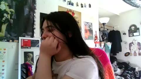 Snapshot of babydollalexiss chatting on June 10, 11:46 pm babydollalexiss online show from June 10, 11:46 pm