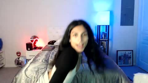 Snapshot of babyempathy chatting on February 22, 8:40 am akira online show from February 22, 8:40 am