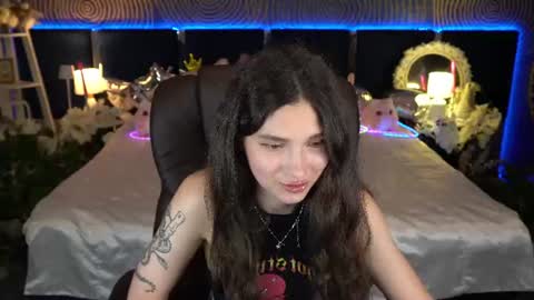 Snapshot of babyflowerr chatting on June 14, 7:05 pm Sasha online show from June 14, 7:05 pm