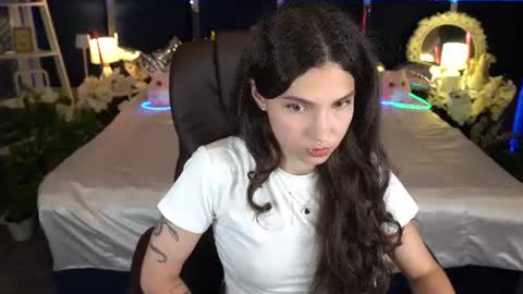 Snapshot of babyflowerr chatting on June 15, 6:54 pm Sasha online show from June 15, 6:54 pm