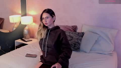 Snapshot of babyfoxxx_ chatting on May 26, 11:39 am babyfoxxx_ online show from May 26, 11:39 am