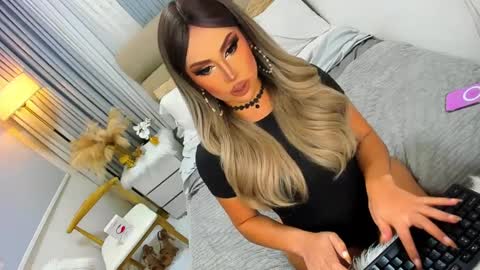 Snapshot of babygoddess4u chatting on December 22, 1:33 pm ASK ME IN PM online show from December 22, 1:33 pm