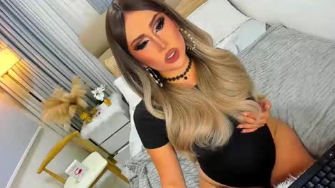 Snapshot of babygoddess4u chatting on December 23, 7:20 pm ASK ME IN PM online show from December 23, 7:20 pm