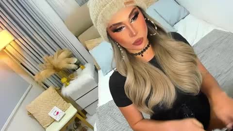 Snapshot of babygoddess4u chatting on January 10, 1:32 am ASK ME IN PM online show from January 10, 1:32 am