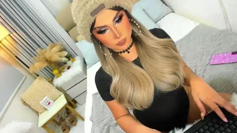 Snapshot of babygoddess4u chatting on January 11, 12:33 am ASK ME IN PM online show from January 11, 12:33 am