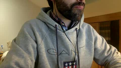 Snapshot of babyhardy chatting on December 9, 11:56 pm Tom A. online show from December 9, 11:56 pm