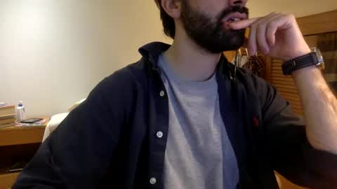 Snapshot of babyhardy chatting on December 12, 6:21 pm Tom A. online show from December 12, 6:21 pm