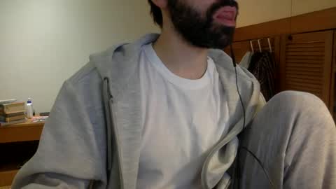 Snapshot of babyhardy chatting on December 16, 11:44 am Tom A. online show from December 16, 11:44 am