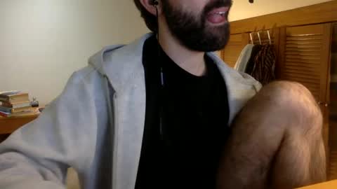 Snapshot of babyhardy chatting on December 18, 7:41 pm Tom A. online show from December 18, 7:41 pm