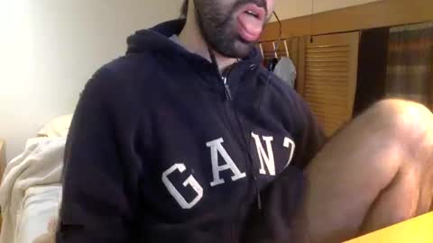 Snapshot of babyhardy chatting on January 18, 11:21 am Tom A. online show from January 18, 11:21 am