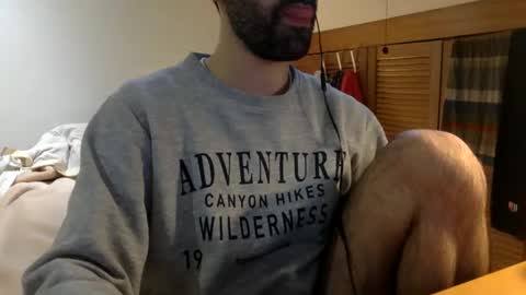 Snapshot of babyhardy chatting on February 5, 11:44 am Tom A. online show from February 5, 11:44 am