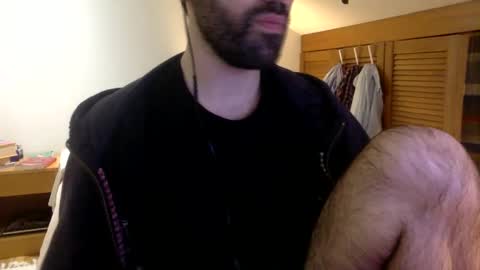 Snapshot of babyhardy chatting on February 25, 11:44 pm Tom A. online show from February 25, 11:44 pm