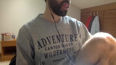 Snapshot of babyhardy chatting on March 6, 2:51 pm Tom A. online show from March 6, 2:51 pm