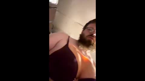 Snapshot of babyleggreg6 chatting on May 4, 6:37 pm babyleggreg6 online show from May 4, 6:37 pm