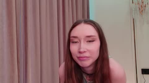 Snapshot of babylisabrown chatting on May 13, 5:38 am Annie online show from May 13, 5:38 am