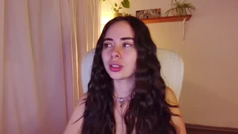 Snapshot of babyprincesstalia chatting on August 8, 4:14 am Talia online show from August 8, 4:14 am