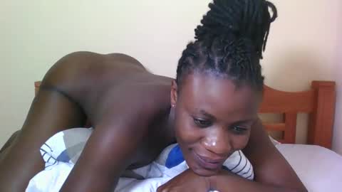 Snapshot of babyrozillah chatting on November 9, 6:39 pm PRISCILLAH online show from November 9, 6:39 pm