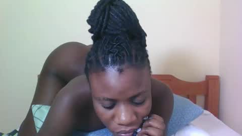 Snapshot of babyrozillah chatting on November 13, 7:57 pm PRISCILLAH online show from November 13, 7:57 pm