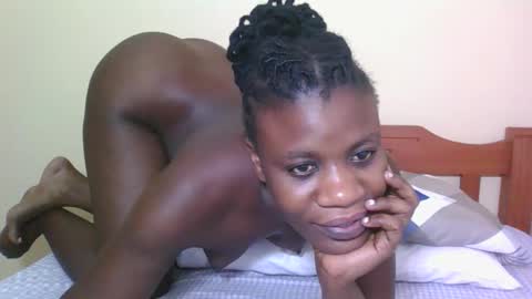 Snapshot of babyrozillah chatting on December 15, 8:24 pm PRISCILLAH online show from December 15, 8:24 pm