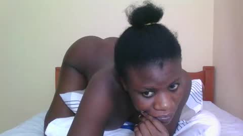 Snapshot of babyrozillah chatting on February 23, 12:24 pm PRISCILLAH online show from February 23, 12:24 pm