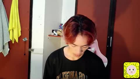 Snapshot of babytwinkxxxx chatting on April 15, 11:17 am babytwinkxxxx online show from April 15, 11:17 am