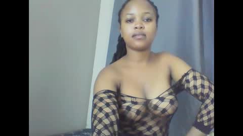 babyy_fface25 online show from October 8, 7:00 pm