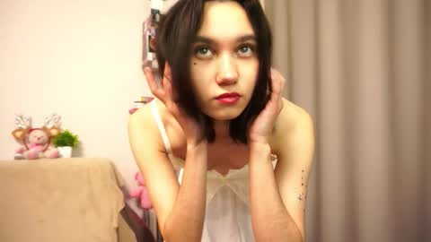 babyydolll69 online show from October 23, 12:37 pm